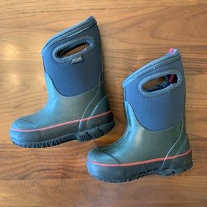 Bogs Classic Pull-On Waterproof Snow Boots